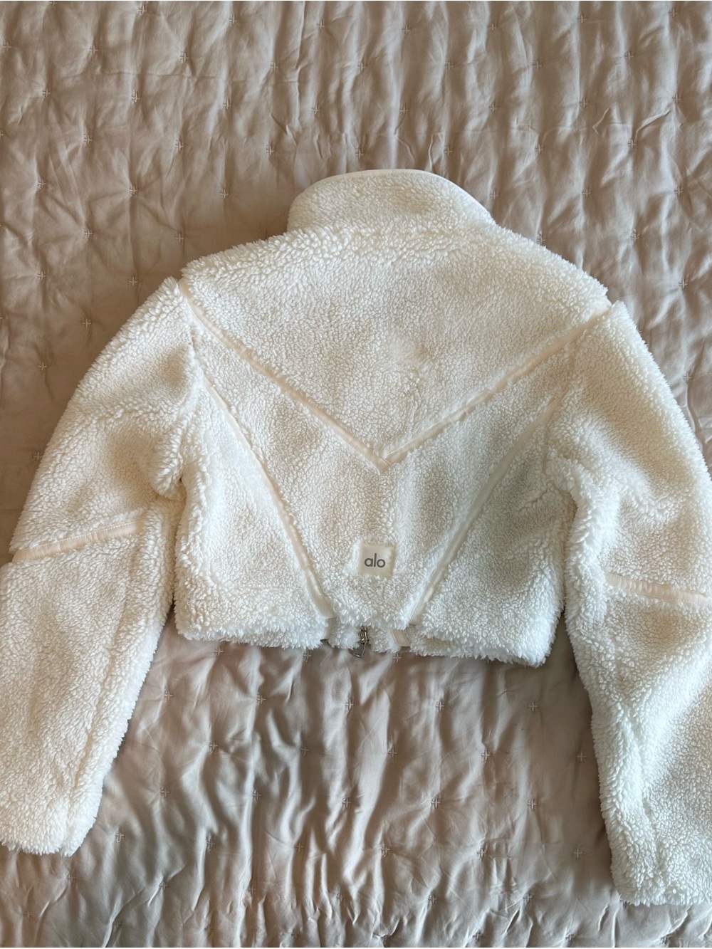 ALO Yoga Ivory Cropped Teddy Sherpa Zip Jacket - Picture 5 of 6